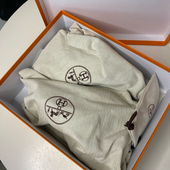 Hermes Sneakers - Picture 5 of 7